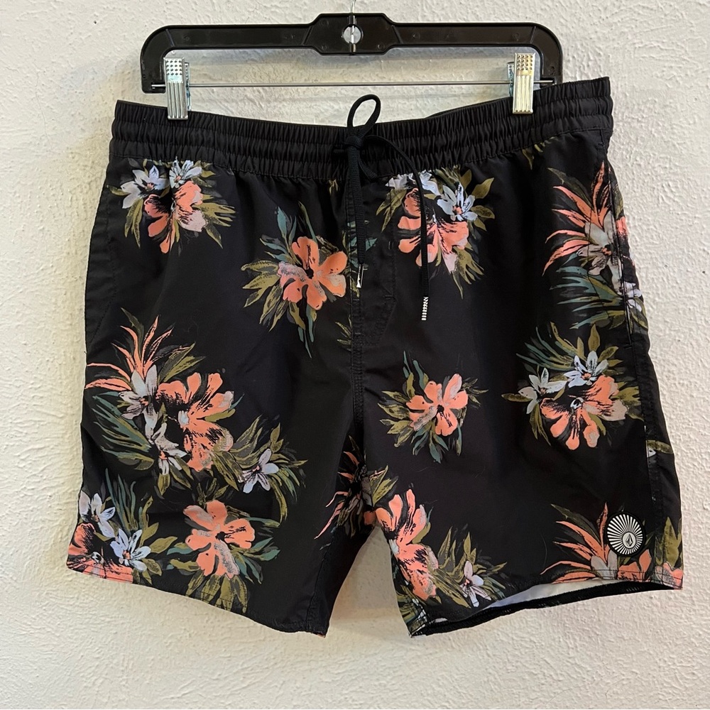 Volcom black tropical print unlined board short